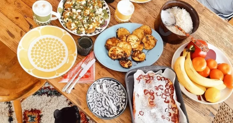 Paulig&Martat kokkikoulu: Dukkah-salaattia, Katsucurrya munakoisosta ja Clafoutis