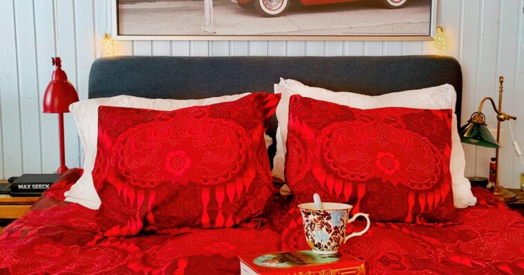 Uudet upeat punaiset Vallilan Sumeri pussilakanat!