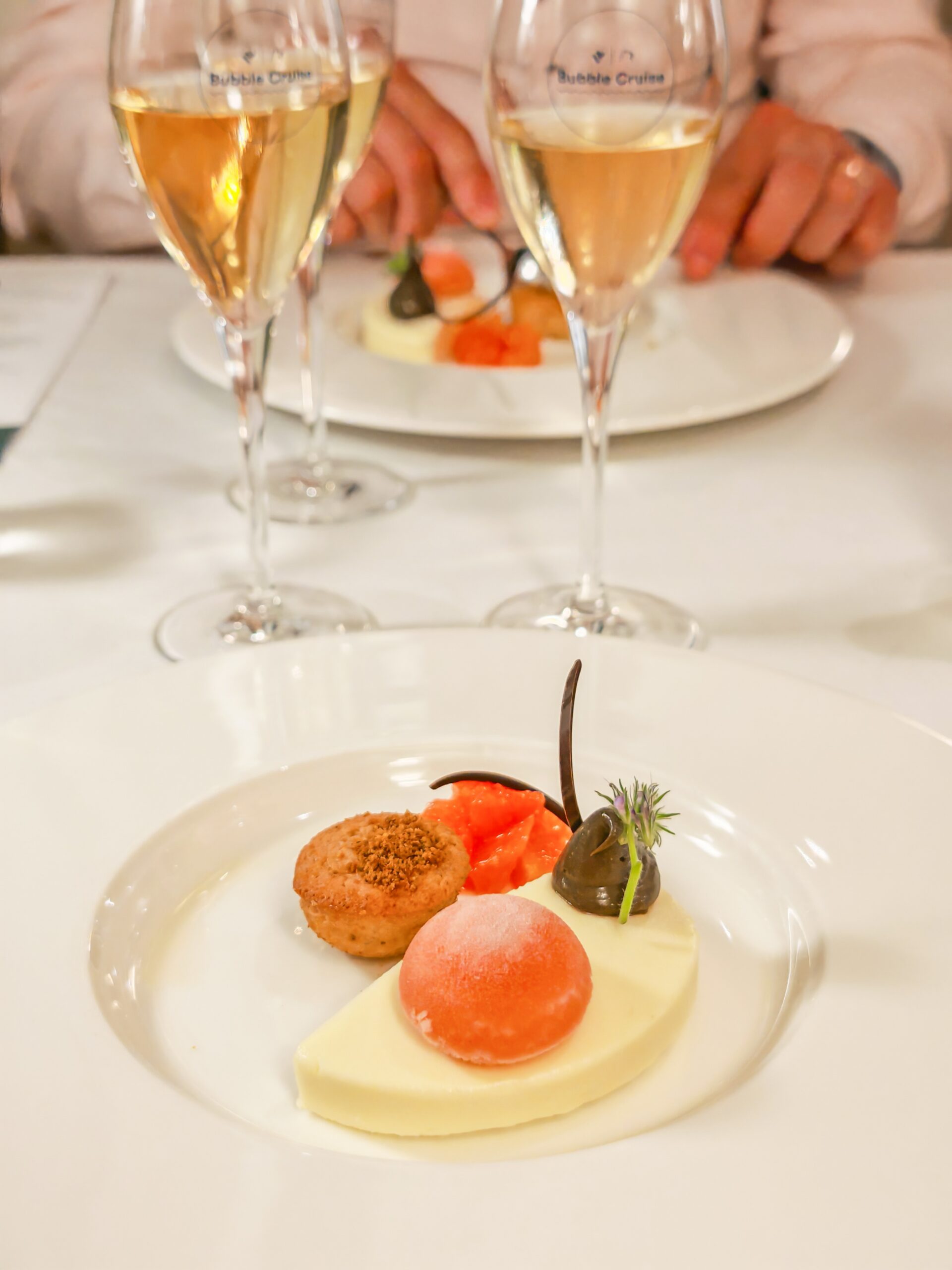 balticprincess, tallinksiljasuomi, kuplivaviiniristeily  happy lobster 